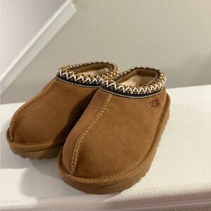 UGG BABY TASMAN II CHESTNUT size 7